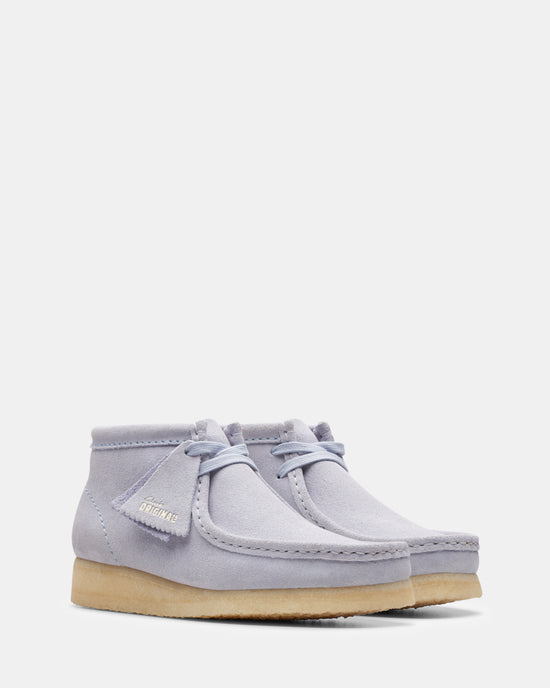 Wallabee Boot. (W) Cloud Grey Suede